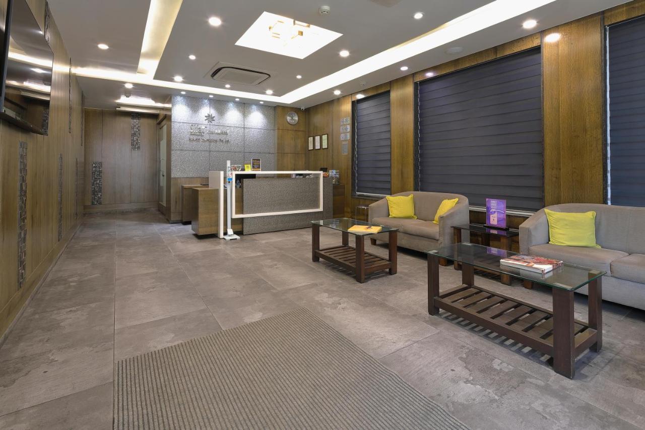 Hotel Sifat International Surate Exterior foto