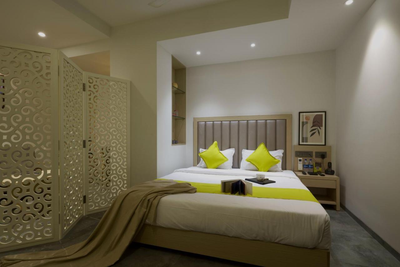 Hotel Sifat International Surate Exterior foto