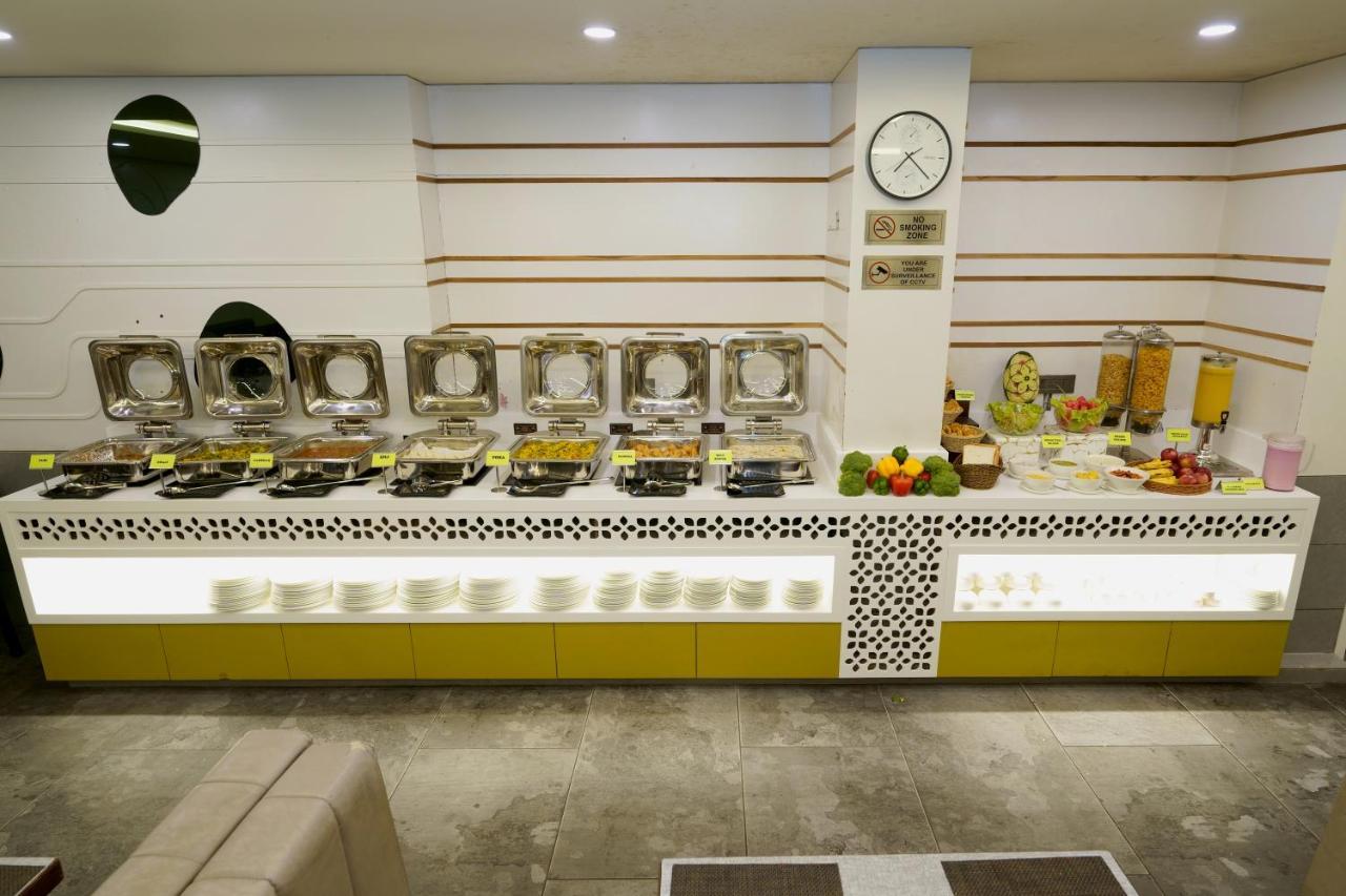 Hotel Sifat International Surate Exterior foto