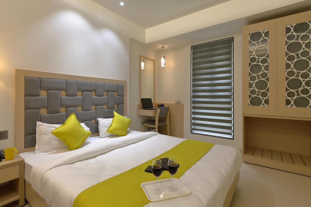 Hotel Sifat International Surate Exterior foto