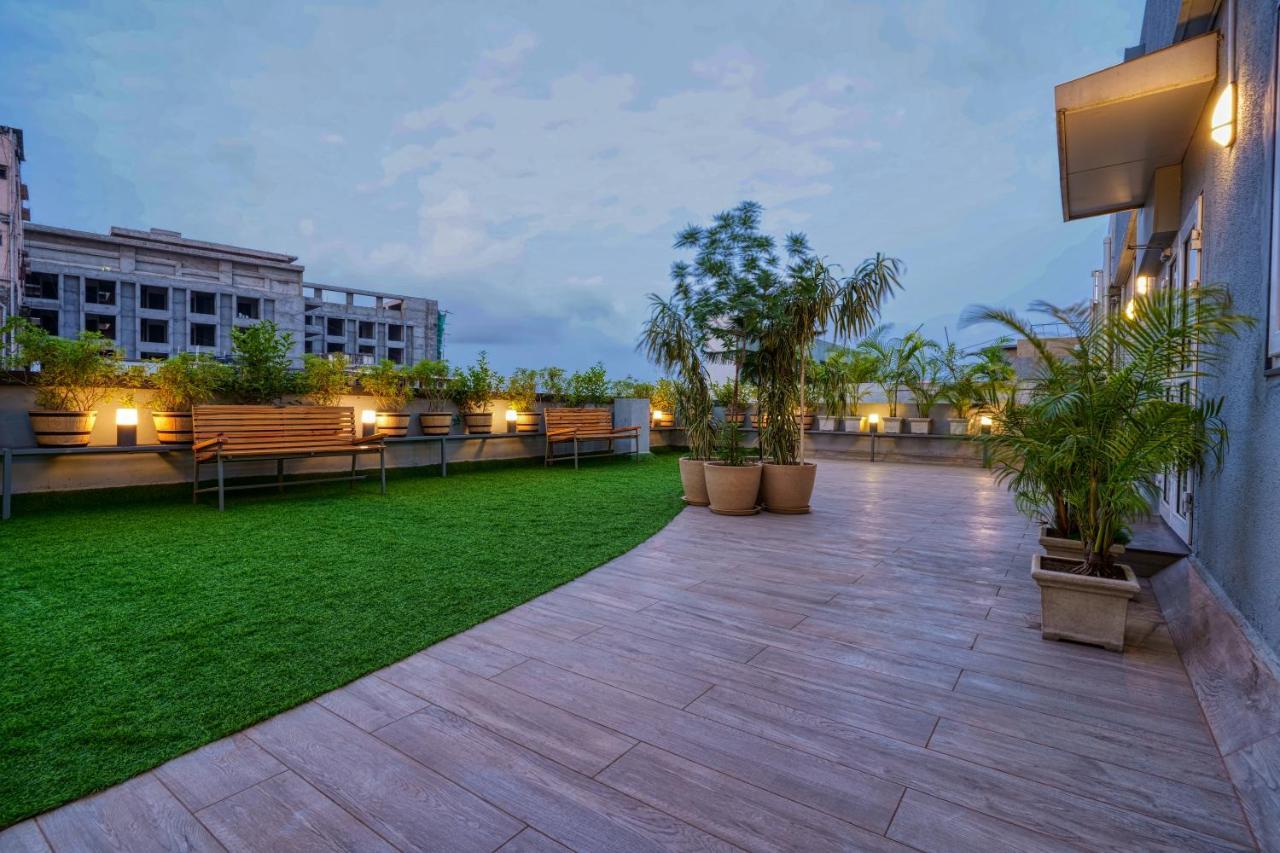 Hotel Sifat International Surate Exterior foto
