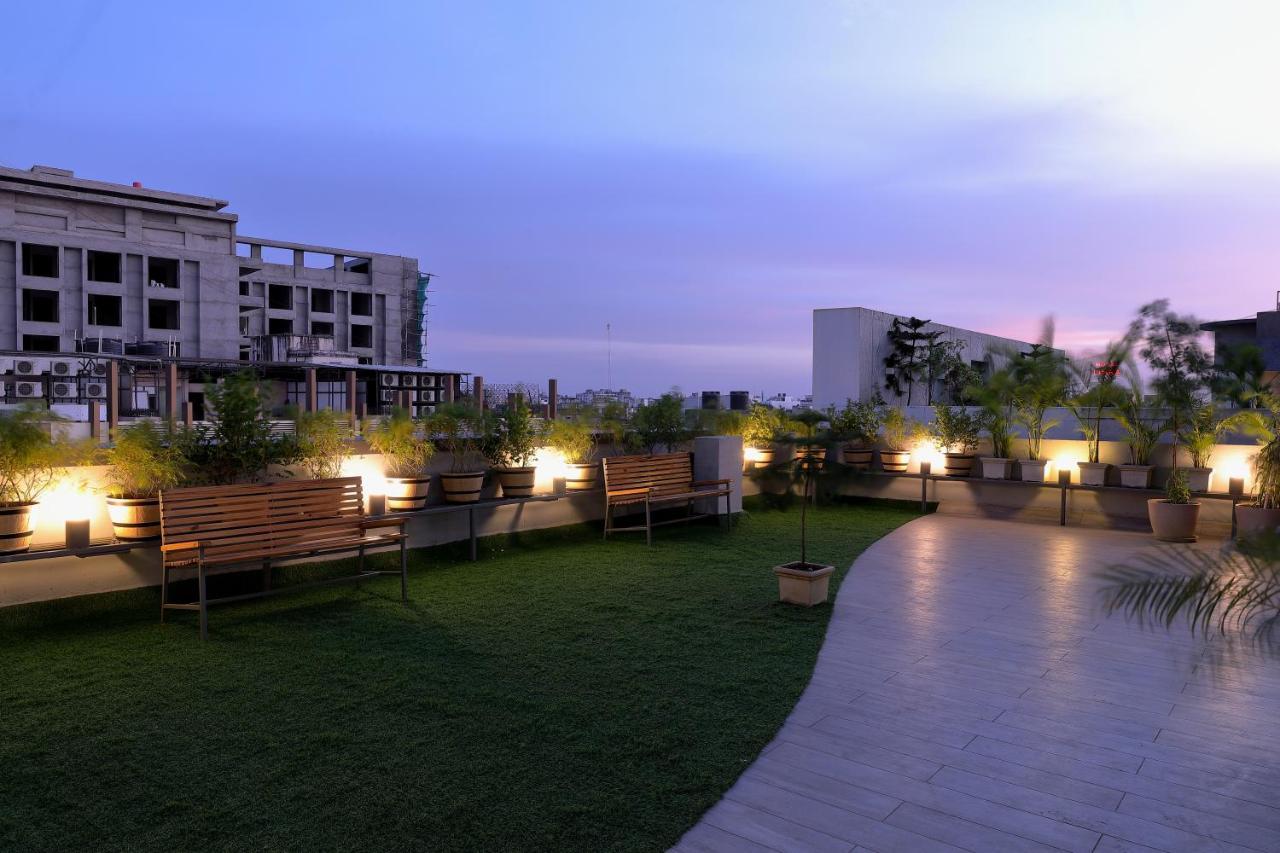 Hotel Sifat International Surate Exterior foto