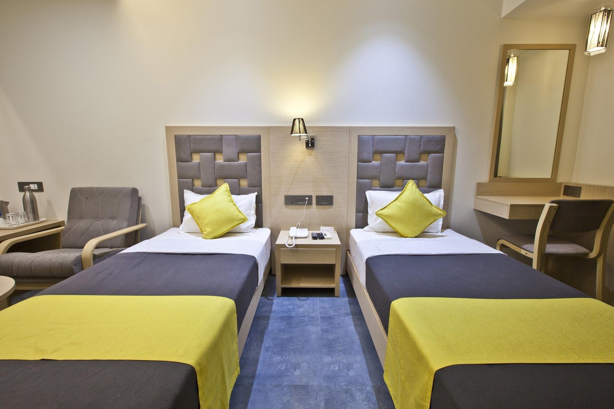 Hotel Sifat International Surate Exterior foto