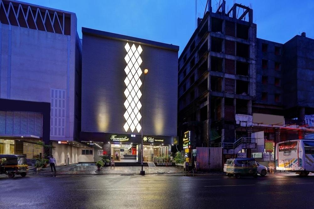 Hotel Sifat International Surate Exterior foto