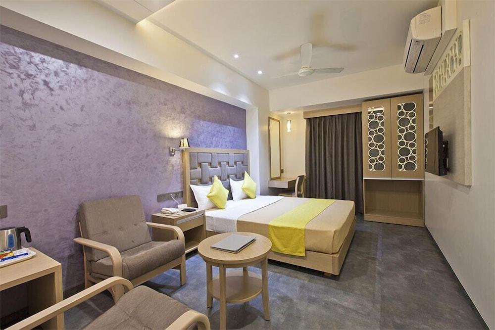 Hotel Sifat International Surate Exterior foto