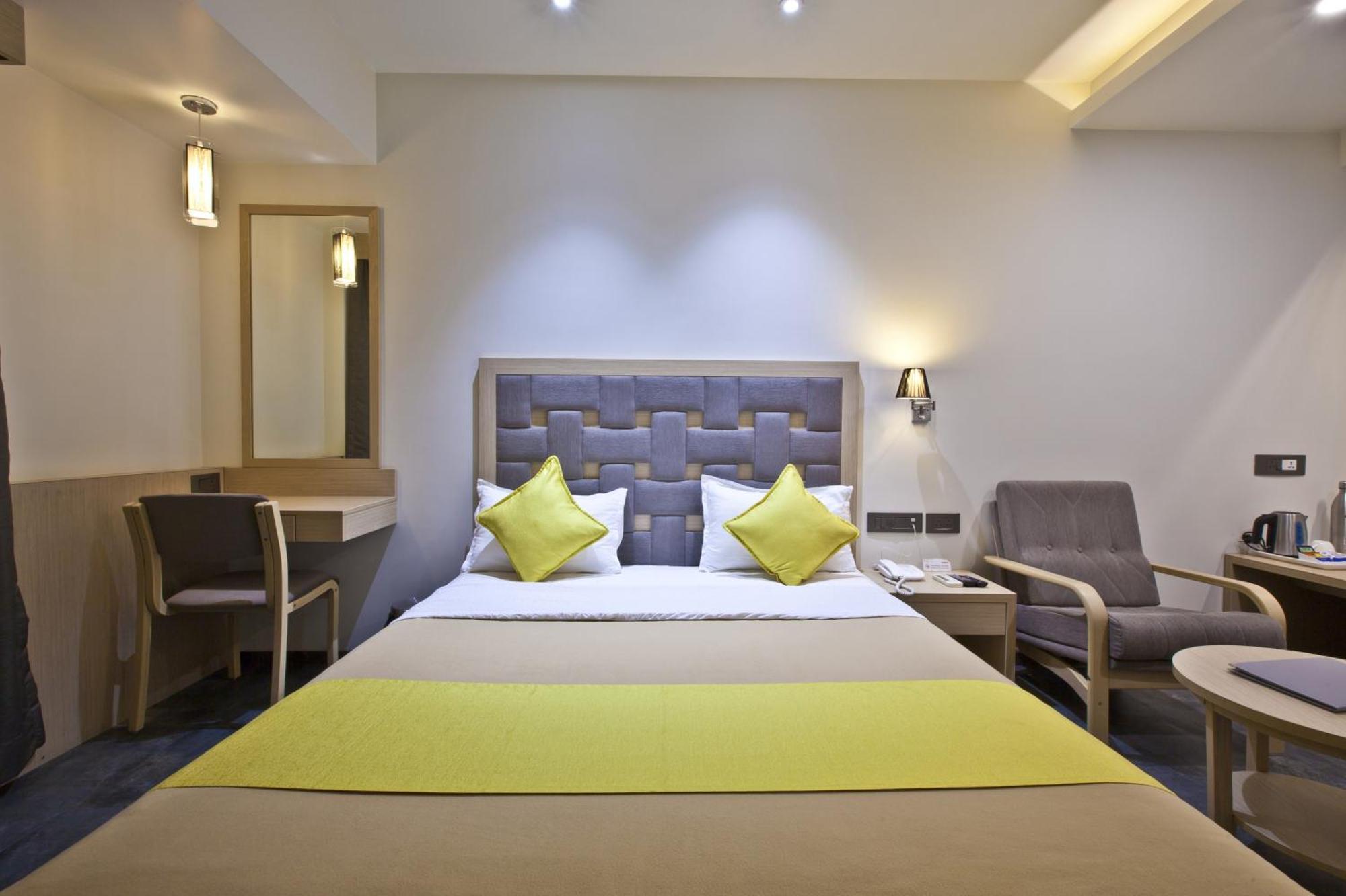 Hotel Sifat International Surate Exterior foto