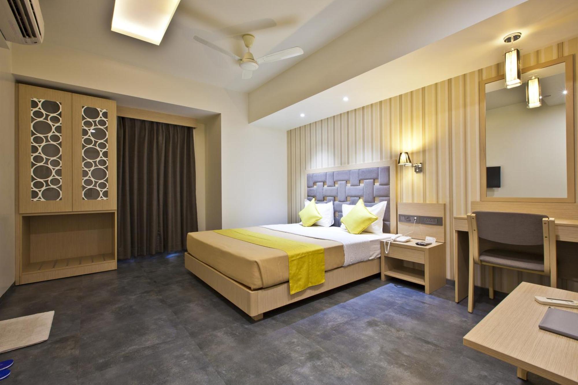 Hotel Sifat International Surate Exterior foto
