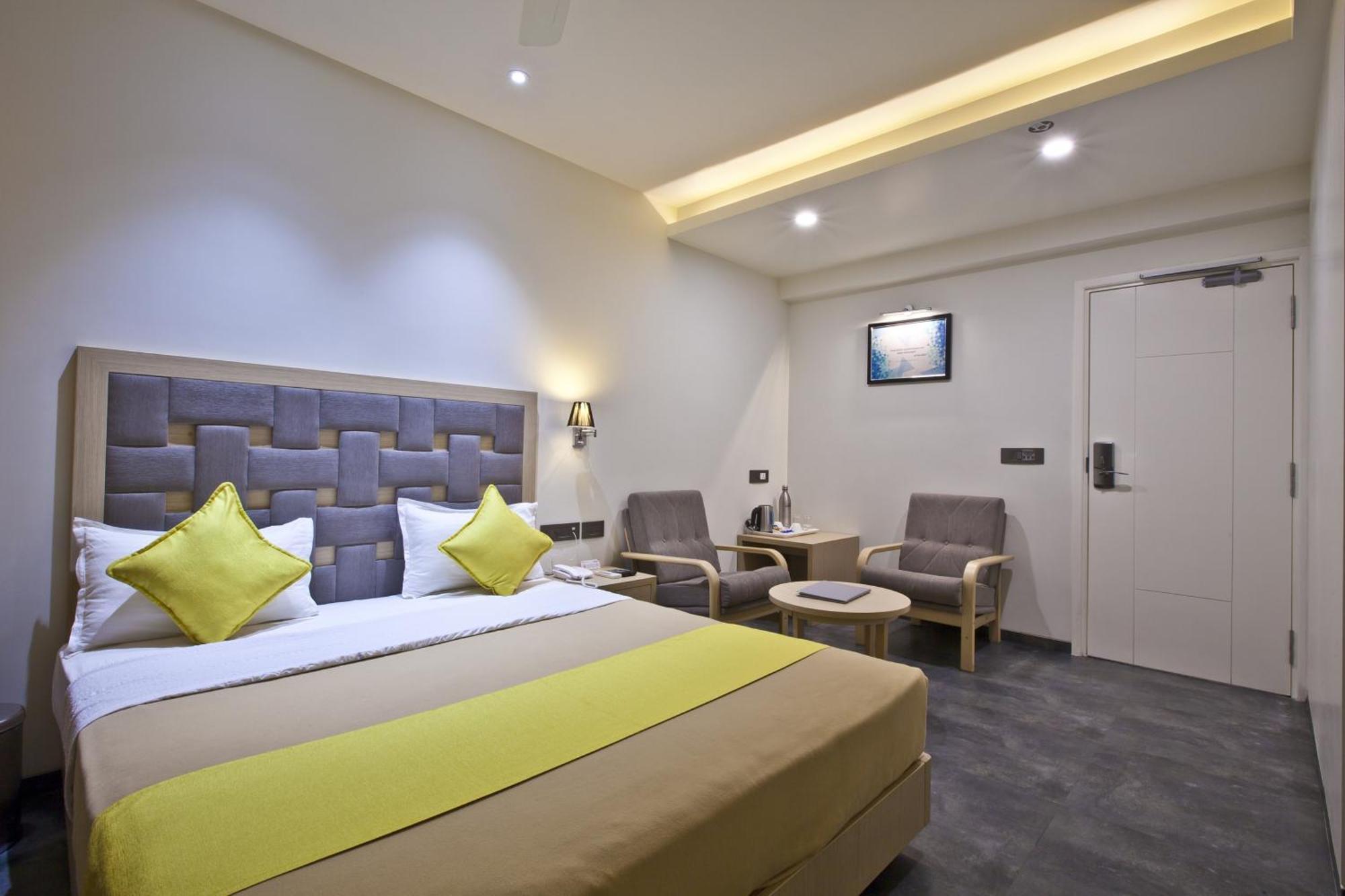 Hotel Sifat International Surate Exterior foto
