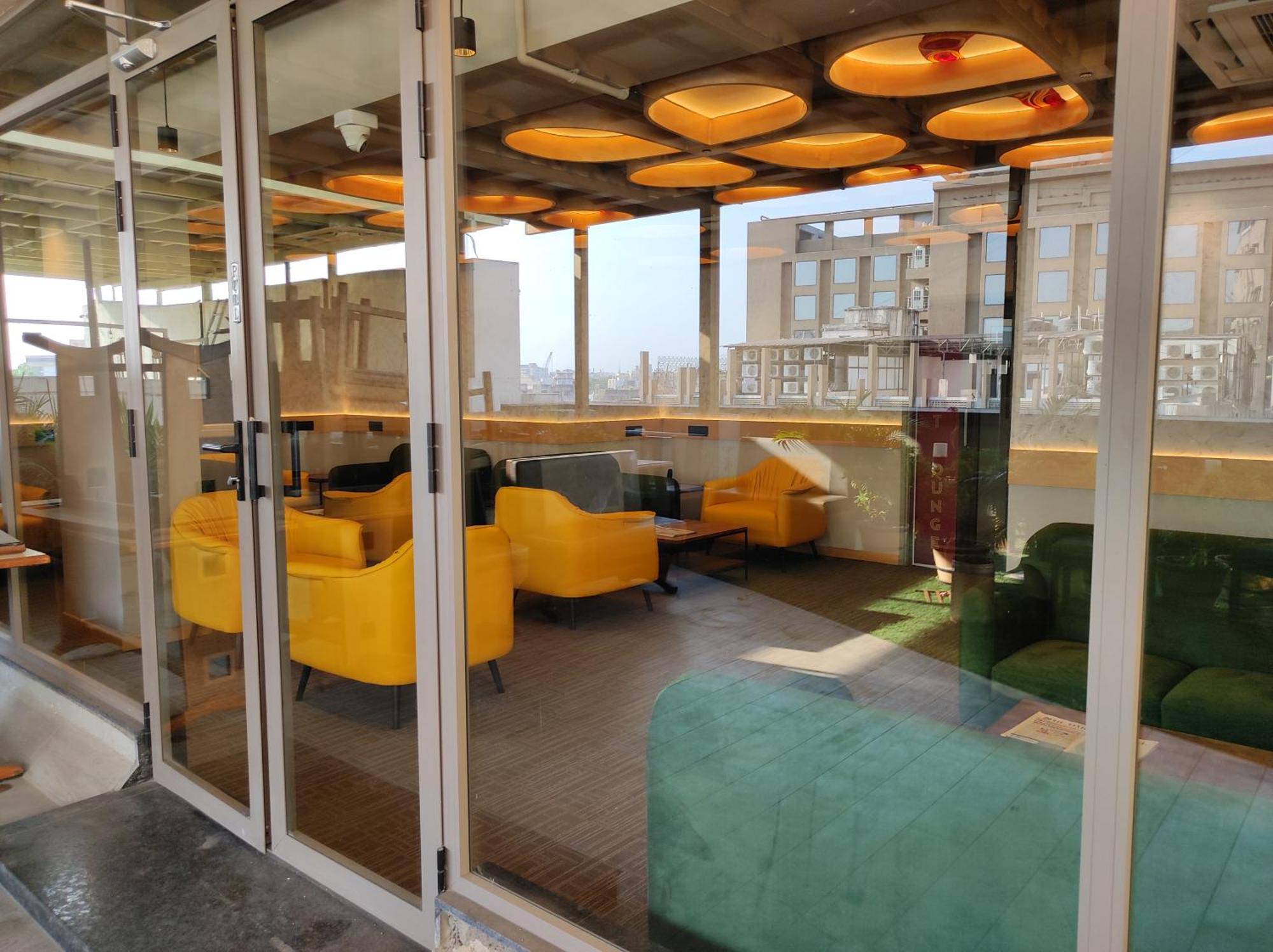 Hotel Sifat International Surate Exterior foto