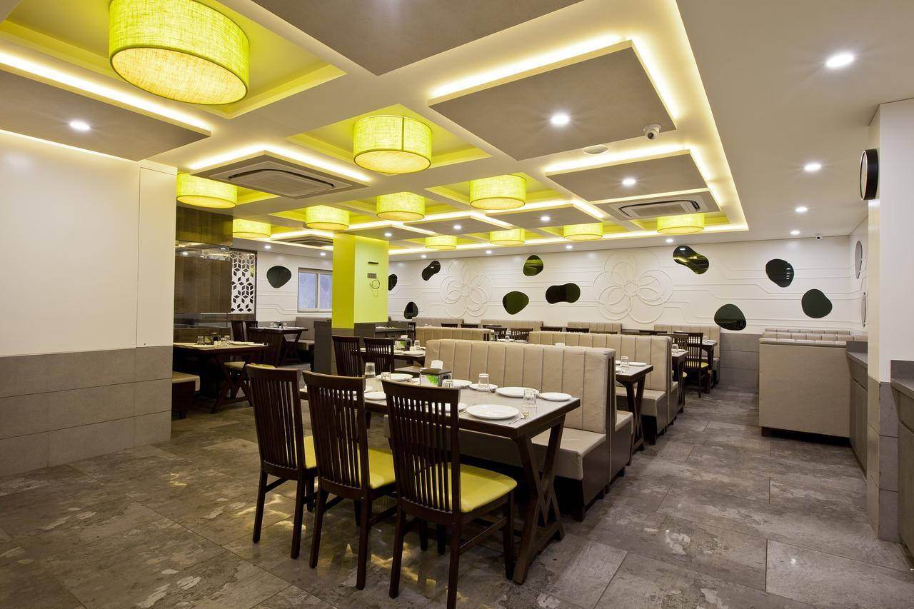 Hotel Sifat International Surate Exterior foto